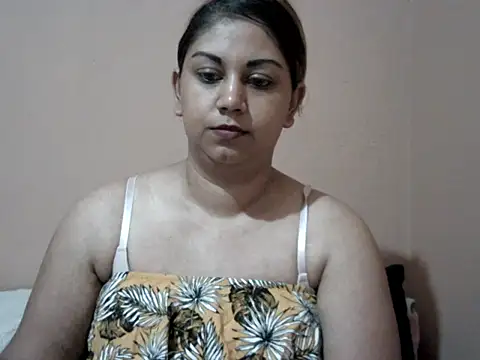 Snapshot of bellachow10 chatting on 01-16-26, 07:45 bellachow10 online show from 01-16-26, 07:45