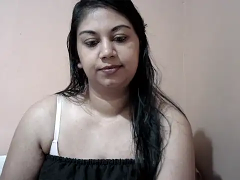 Snapshot of bellachow10 chatting on 02-17-26, 05:59 bellachow10 online show from 02-17-26, 05:59