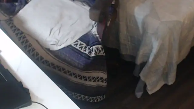 Snapshot of QueenDenizeAndTheCaptain chatting on 10-03-25, 05:59 QueenDenizeAndTheCaptain online show from 10-03-25, 05:59