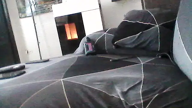 Snapshot of mickzizi chatting on 02-05-26, 09:25 mickzizi online show from 02-05-26, 09:25