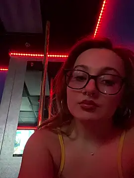 Snapshot of sweetandwet_daddy chatting on 03-15-25, 08:04 sweetandwet daddy online show from 03-15-25, 08:04