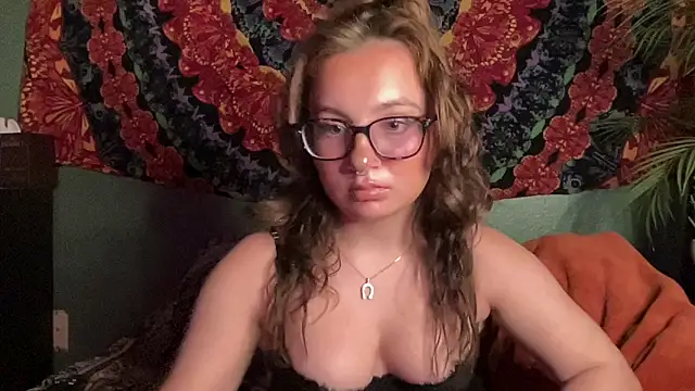 Snapshot of sweetandwet_daddy chatting on 12-04-25, 02:59 sweetandwet daddy online show from 12-04-25, 02:59