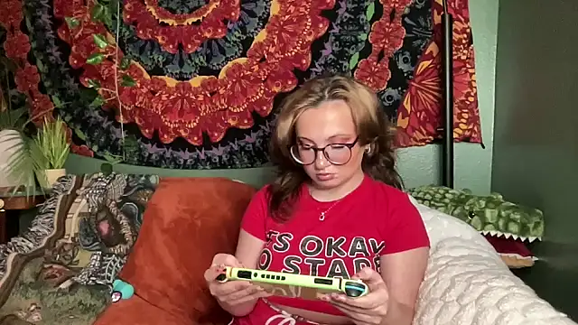 Snapshot of sweetandwet_daddy chatting on 02-15-26, 12:29 sweetandwet daddy online show from 02-15-26, 12:29