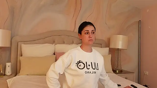 Snapshot of OliviaSirena chatting on 02-22-25, 07:58 OliviaSirena online show from 02-22-25, 07:58