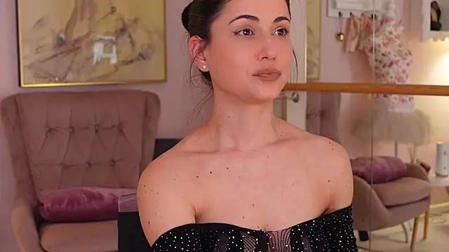 Snapshot of OliviaSirena chatting on 11-28-25, 11:07 OliviaSirena online show from 11-28-25, 11:07