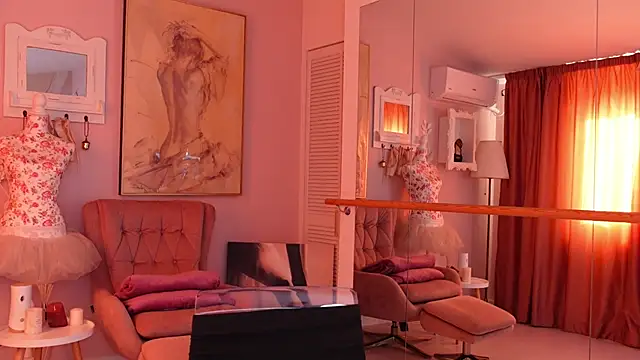 Snapshot of OliviaSirena chatting on 03-12-26, 01:50 OliviaSirena online show from 03-12-26, 01:50