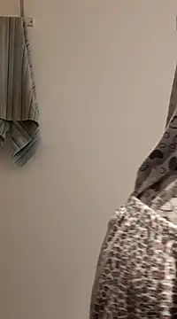 Snapshot of Moi_Lina chatting on 12-08-24, 12:30 Moi Lina online show from 12-08-24, 12:30