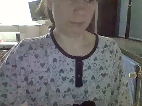 Snapshot of Moi_Lina chatting on 12-12-24, 08:21 Moi Lina online show from 12-12-24, 08:21