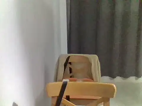 Snapshot of Moi_Lina chatting on 12-24-24, 06:28 Moi Lina online show from 12-24-24, 06:28