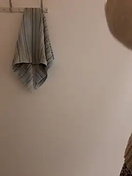 Snapshot of Moi_Lina chatting on 12-29-24, 02:10 Moi Lina online show from 12-29-24, 02:10