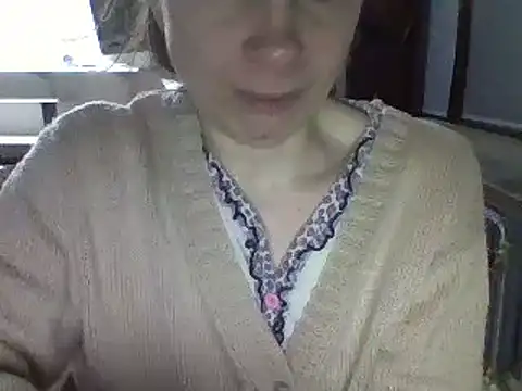 Snapshot of Moi_Lina chatting on 01-01-25, 10:13 Moi Lina online show from 01-01-25, 10:13