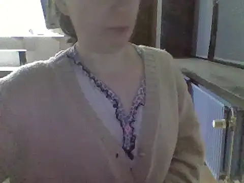 Snapshot of Moi_Lina chatting on 01-17-25, 09:28 Moi Lina online show from 01-17-25, 09:28