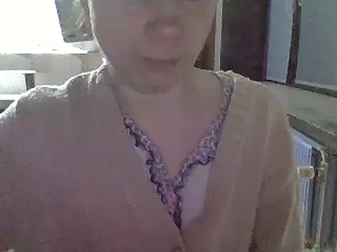 Snapshot of Moi_Lina chatting on 01-27-25, 06:41 Moi Lina online show from 01-27-25, 06:41