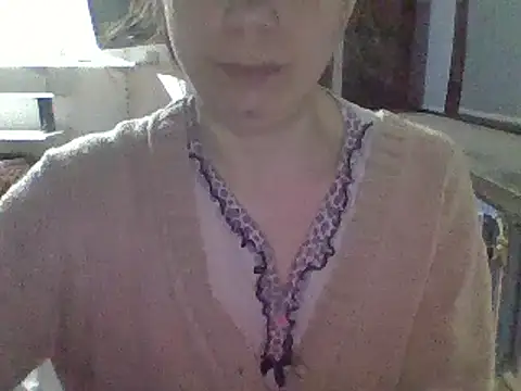 Snapshot of Moi_Lina chatting on 01-27-25, 09:44 Moi Lina online show from 01-27-25, 09:44