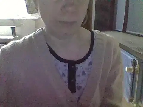 Snapshot of Moi_Lina chatting on 02-06-25, 12:33 Moi Lina online show from 02-06-25, 12:33