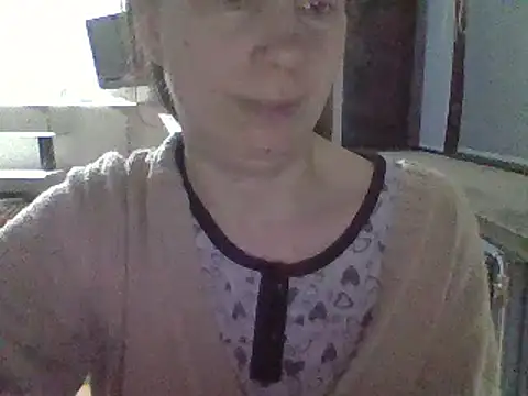 Snapshot of Moi_Lina chatting on 02-08-25, 10:29 Moi Lina online show from 02-08-25, 10:29