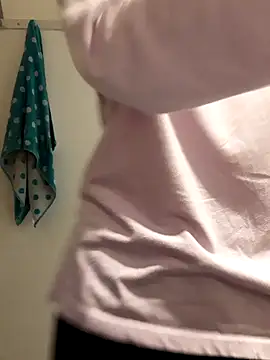 Snapshot of Moi_Lina chatting on 02-21-25, 03:10 Moi Lina online show from 02-21-25, 03:10