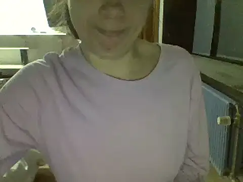 Snapshot of Moi_Lina chatting on 03-20-25, 09:13 Moi Lina online show from 03-20-25, 09:13