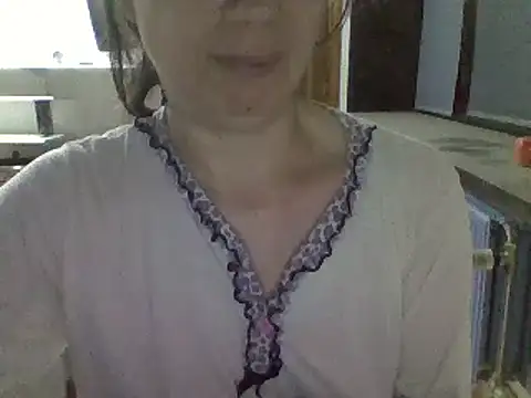 Snapshot of Moi_Lina chatting on 09-08-25, 09:25 Moi Lina online show from 09-08-25, 09:25