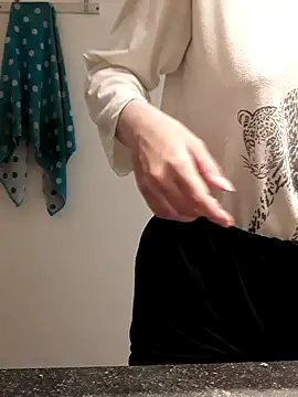 Snapshot of Moi_Lina chatting on 09-09-25, 11:21 Moi Lina online show from 09-09-25, 11:21