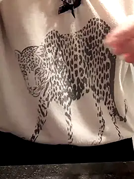 Snapshot of Moi_Lina chatting on 09-20-25, 01:34 Moi Lina online show from 09-20-25, 01:34