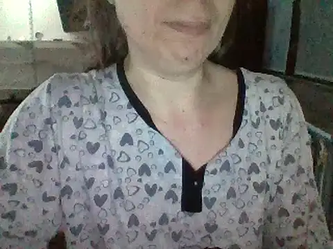 Snapshot of Moi_Lina chatting on 10-14-25, 07:47 Moi Lina online show from 10-14-25, 07:47