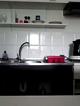 Snapshot of Moi_Lina chatting on 10-21-25, 12:39 Moi Lina online show from 10-21-25, 12:39