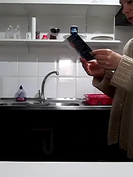 Snapshot of Moi_Lina chatting on 11-05-25, 02:06 Moi Lina online show from 11-05-25, 02:06