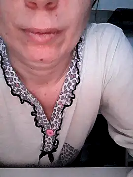 Snapshot of Moi_Lina chatting on 01-07-26, 03:03 Moi Lina online show from 01-07-26, 03:03