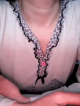 Snapshot of Moi_Lina chatting on 01-10-26, 01:57 Moi Lina online show from 01-10-26, 01:57