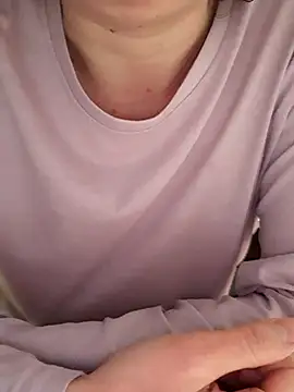 Snapshot of Moi_Lina chatting on 02-23-26, 12:41 Moi Lina online show from 02-23-26, 12:41