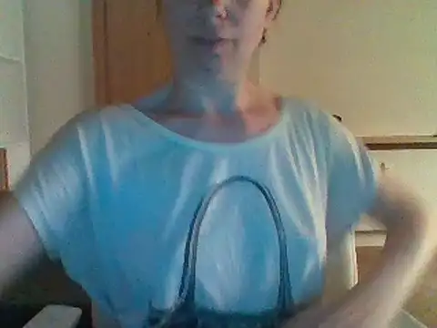 Snapshot of Moi_Lina chatting on 08-06-26, 10:22 Moi Lina online show from 08-06-26, 10:22