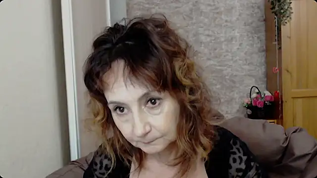 Snapshot of AnnieEltgant chatting on 01-11-26, 01:38 AnnieEltgant online show from 01-11-26, 01:38