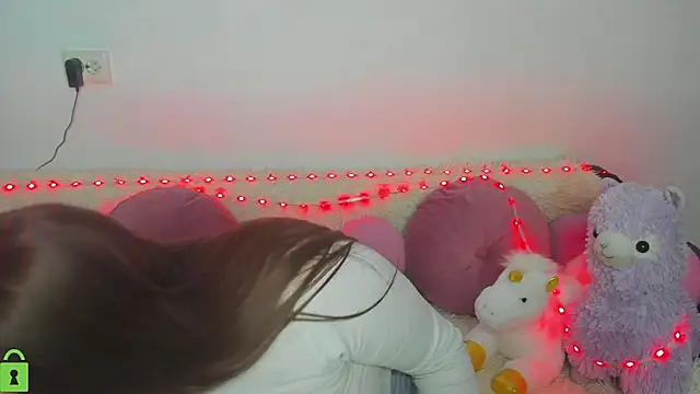 Snapshot of NataliEvans chatting on 12-10-24, 09:11 NataliEvans online show from 12-10-24, 09:11