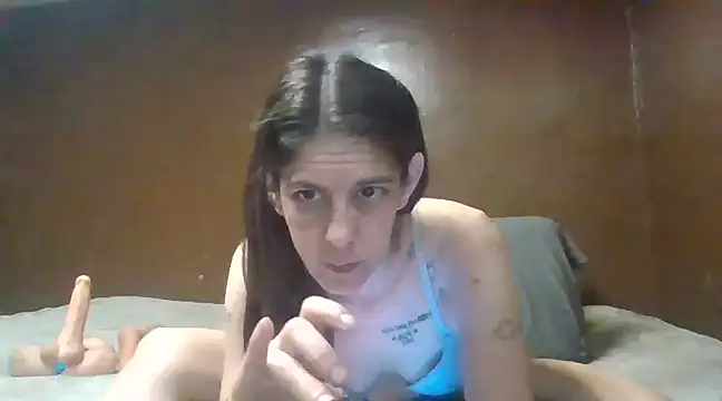 Snapshot of Heavenskyyee chatting on 02-24-25, 03:12 Heavenskyyee online show from 02-24-25, 03:12
