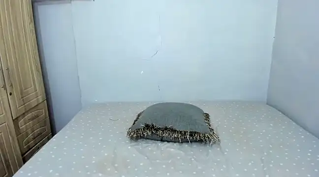 shantal r0mance online show from 12-19-24, 08:34