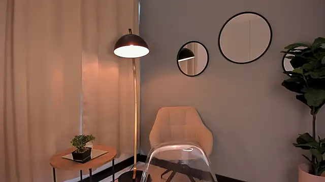 LiaPearce online show from 12-09-24, 01:13