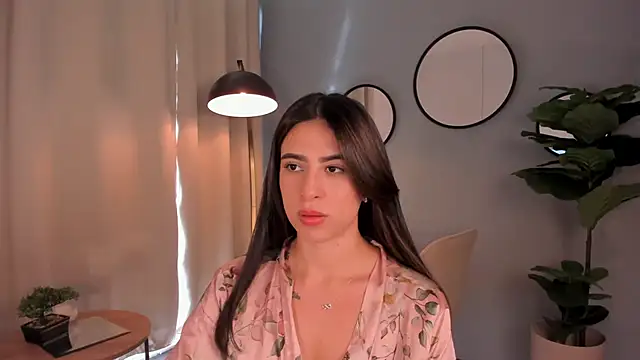 LiaPearce online show from 12-20-24, 12:27