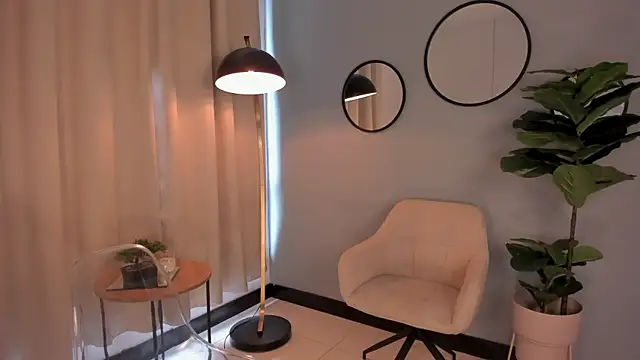 LiaPearce online show from 02-02-25, 03:39