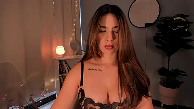 LiaPearce online show from 10-07-25, 12:24