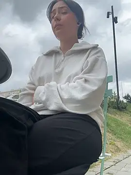 Snapshot of hanahaki chatting on 09-19-25, 10:27 hanahaki online show from 09-19-25, 10:27