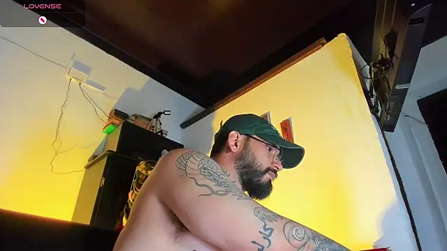 CamiloGray  online show from 10-23-25, 01:54