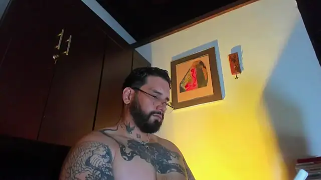 Snapshot of CamiloGray_ chatting on 05-19-26, 02:34 CamiloGray online show from 05-19-26, 02:34