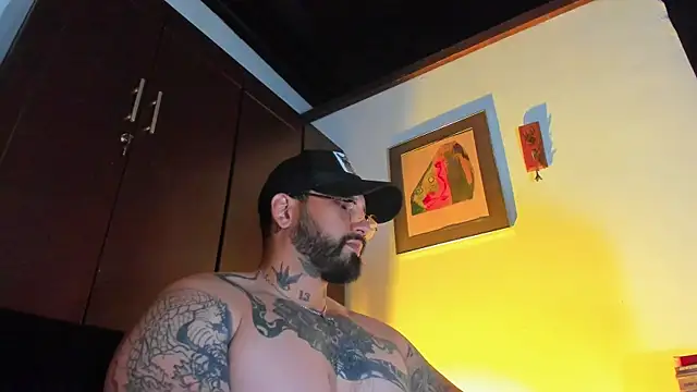 Snapshot of CamiloGray_ chatting on 05-31-26, 12:12 CamiloGray online show from 05-31-26, 12:12