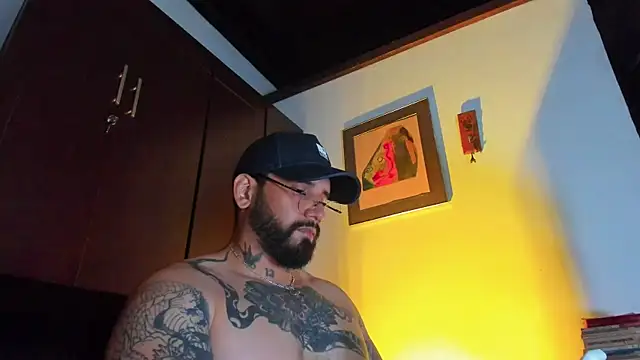 Snapshot of CamiloGray_ chatting on 06-04-26, 01:50 CamiloGray online show from 06-04-26, 01:50