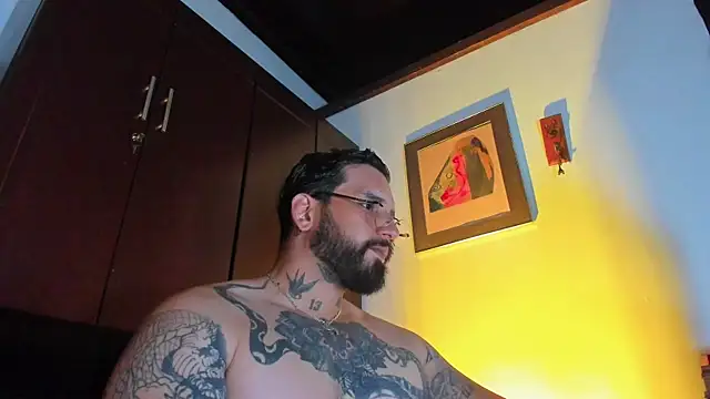 Snapshot of CamiloGray_ chatting on 06-05-26, 01:06 CamiloGray online show from 06-05-26, 01:06