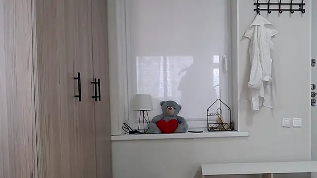 Snapshot of increible_della chatting on 10-21-25, 08:26 increible della online show from 10-21-25, 08:26