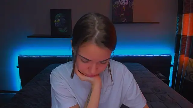 AlexaBarkley online show from 02-19-25, 03:17