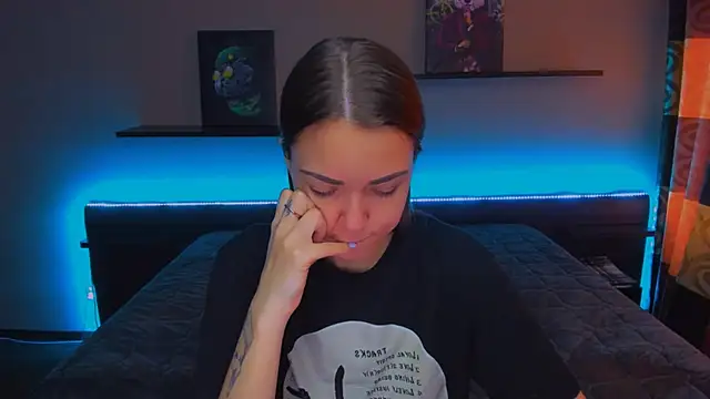 AlexaBarkley online show from 03-04-25, 03:22