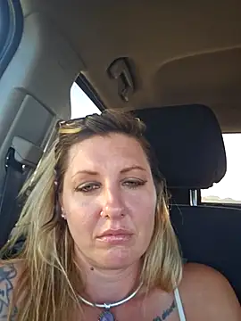 Snapshot of SheIsSomething chatting on 02-23-26, 12:41 SheIsSomething online show from 02-23-26, 12:41